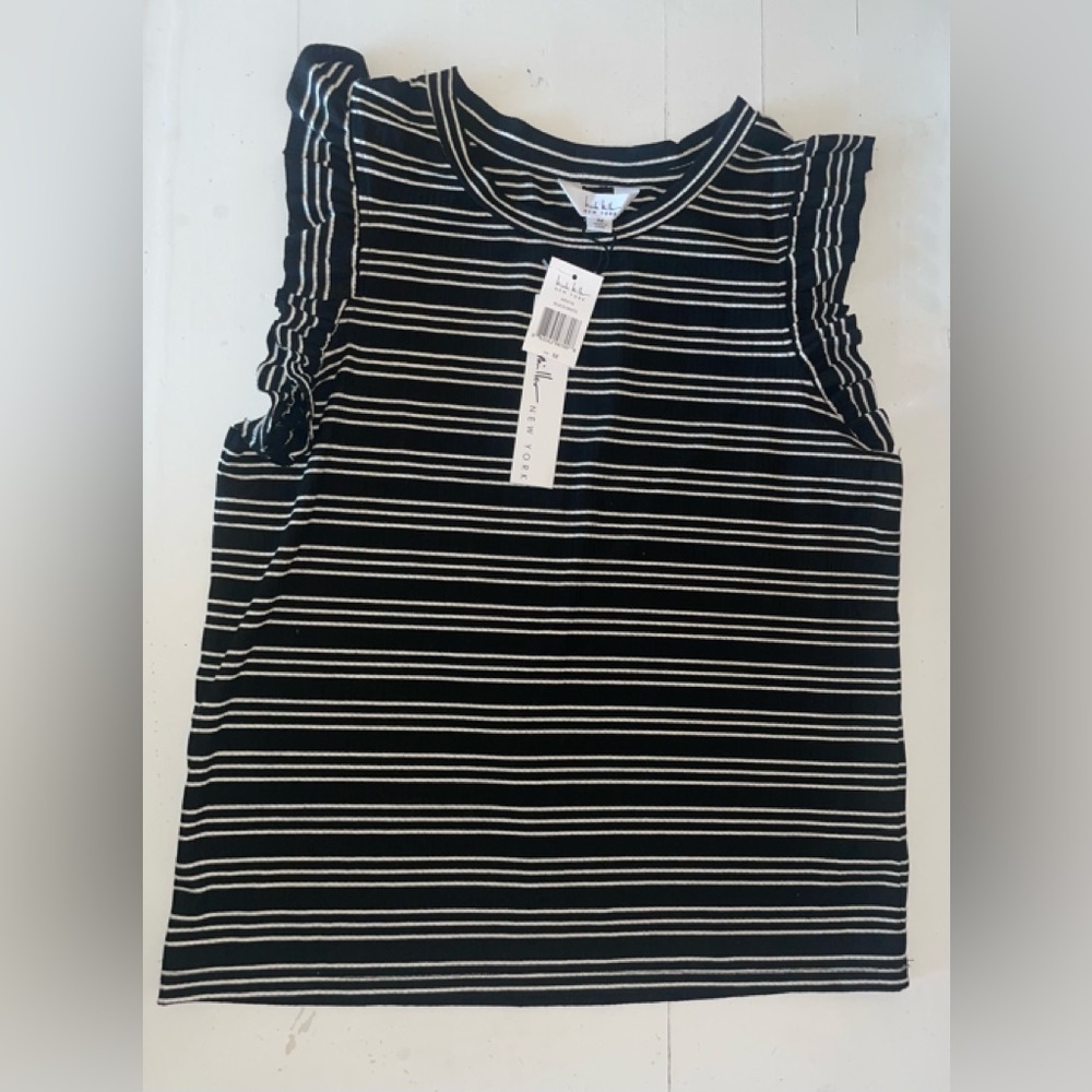 NWT NICOLE MILLER BLACK AND WHITE STRIPED RUFFLE CAP SLEEVE WOMENS TOP/BLOUSE M